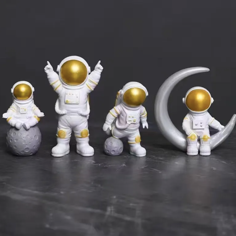 HomeTod™ Nordic Astronaut Figurines Set